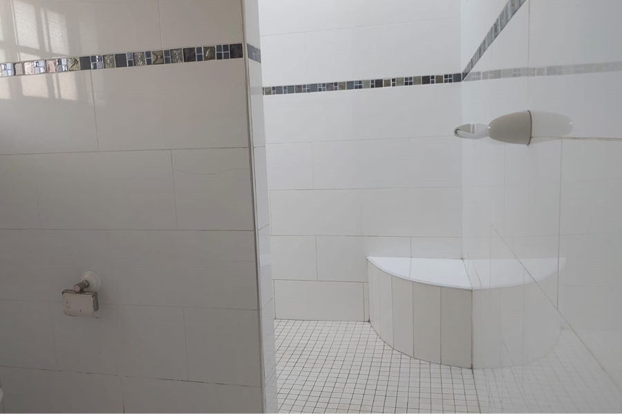 3 Bedroom Property for Sale in Uitenhage Upper Central Eastern Cape